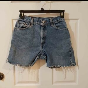 Levi's 550 size 8 vintage cut off shorts raw hem